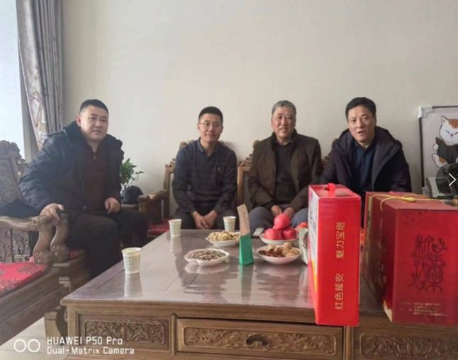 星空（中国）领导走访慰问星空网页版登录入口退休教职工